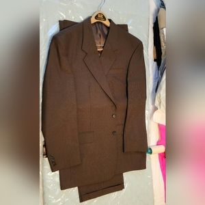 Olive Green Suit, 44L